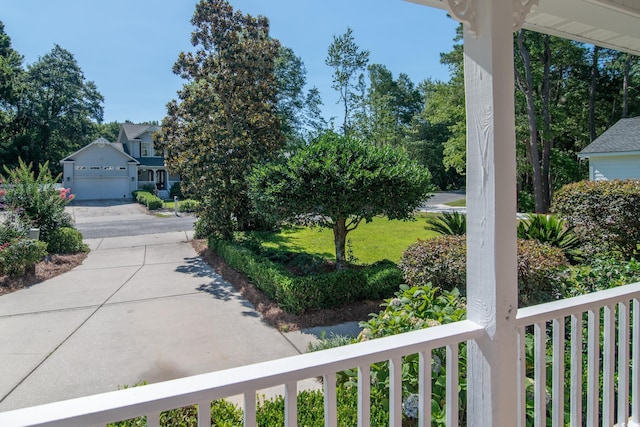 view of yard with a garage