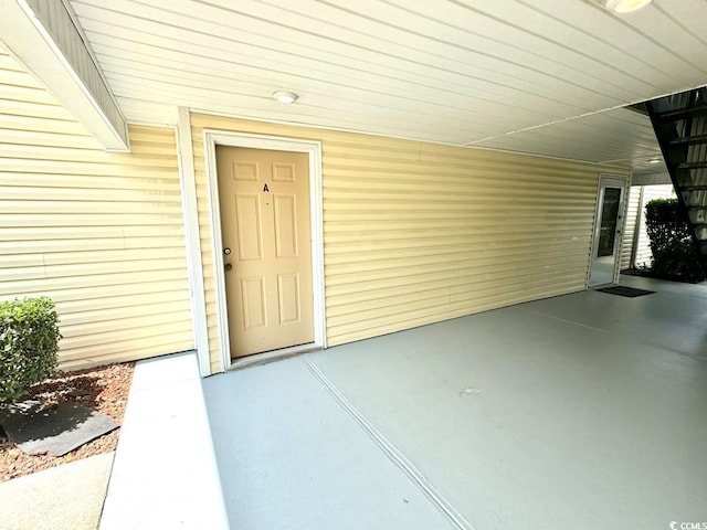 view of property entrance