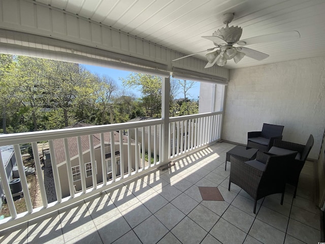 balcony featuring ceiling fan