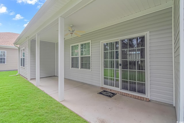 view of patio with ceiling fan