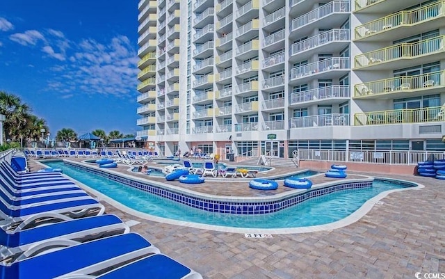 view of swimming pool