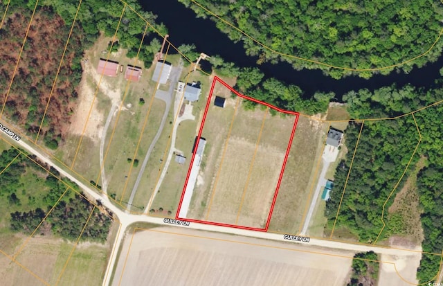 11 Gulley Ln, Salters, SC 29590
