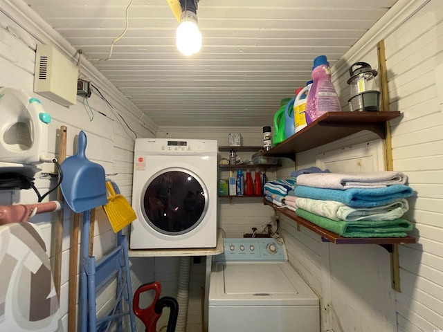 laundry room featuring washer / clothes dryer