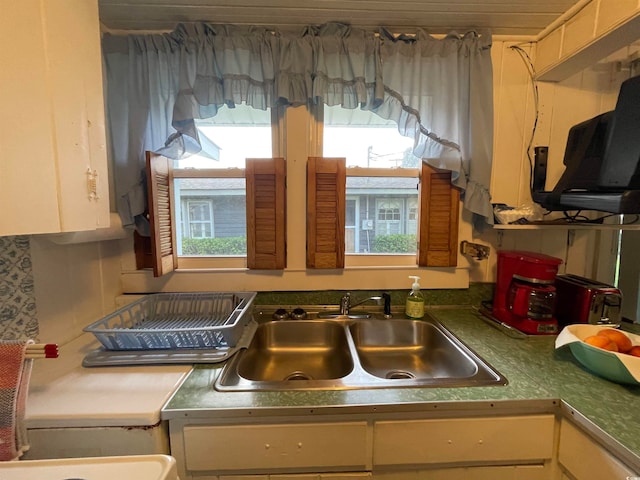 kitchen featuring sink