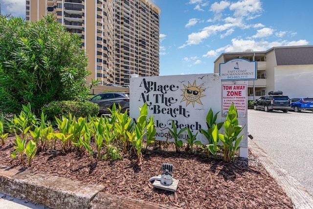 view of community / neighborhood sign