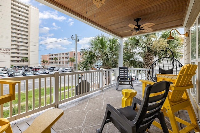 balcony featuring ceiling fan