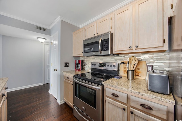 kitchen with stainless steel appliances, ornamental molding, light brown cabinets, and decorative backsplash