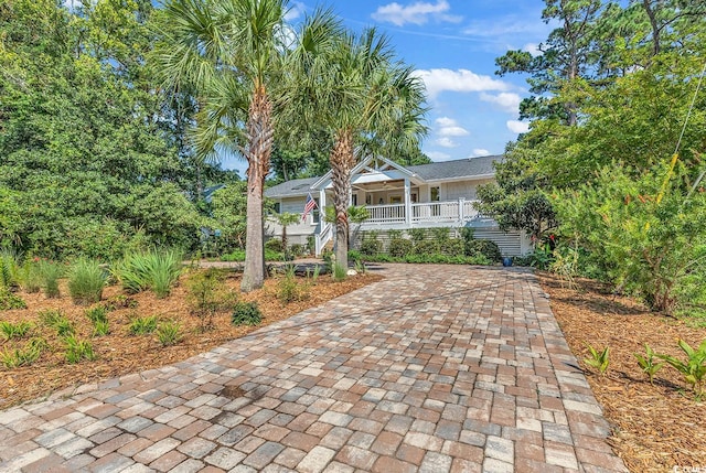 view of front of property featuring covered porch