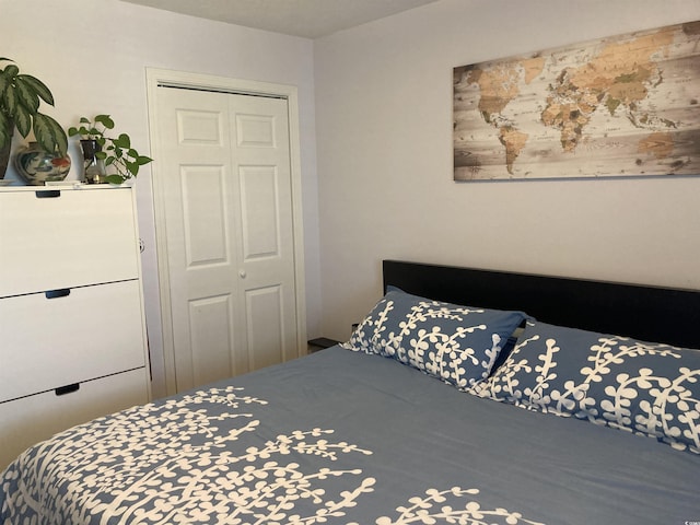 bedroom featuring a closet