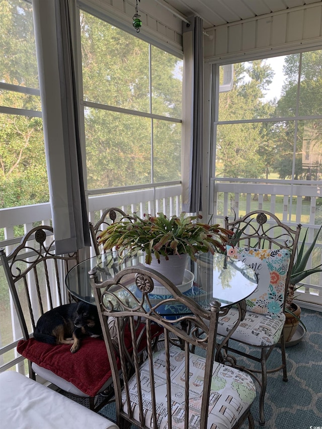 view of sunroom / solarium