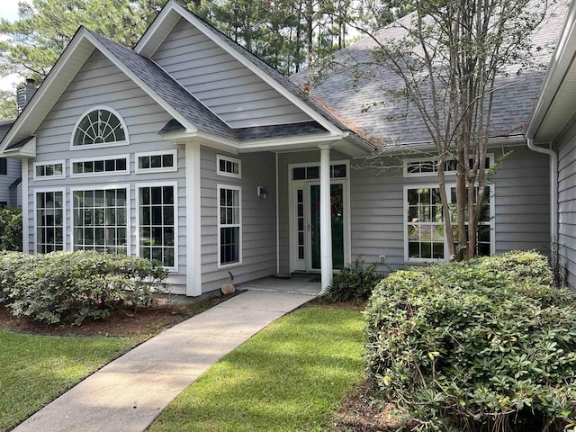 view of front of home with a front yard