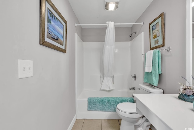 bathroom featuring baseboards, tile patterned flooring, toilet, and shower / bathtub combination with curtain