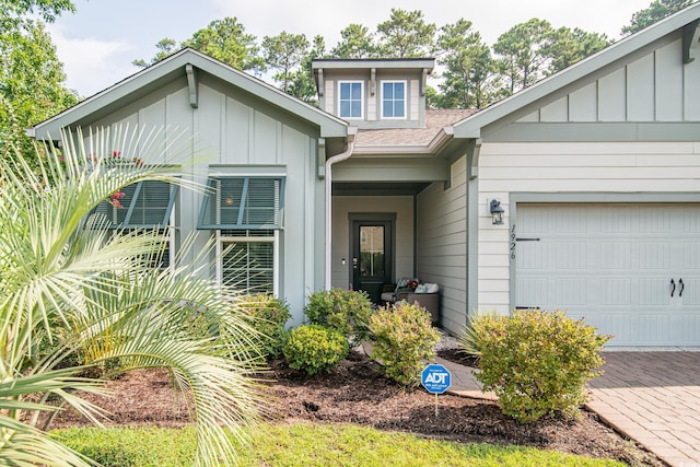 view of front of house featuring a garage