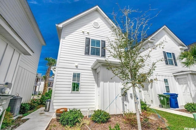 view of front of home featuring central AC