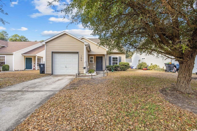 view of front facade featuring a garage and driveway