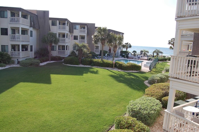 view of yard featuring a water view