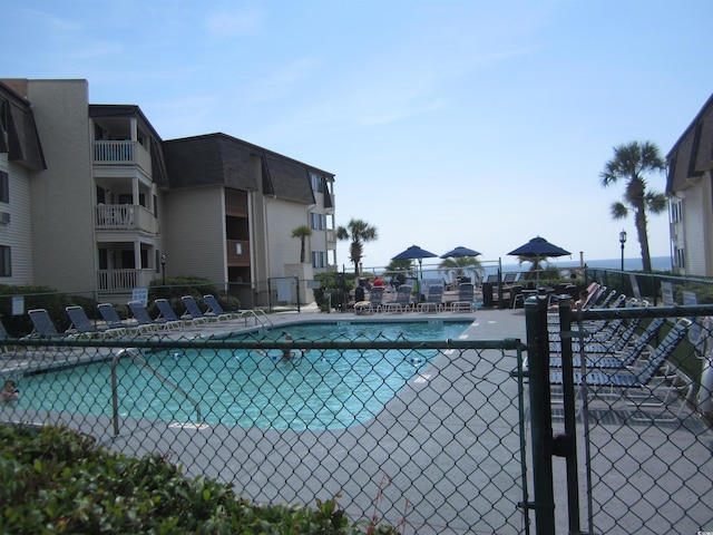 view of swimming pool