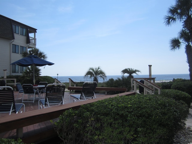 view of yard with a water view