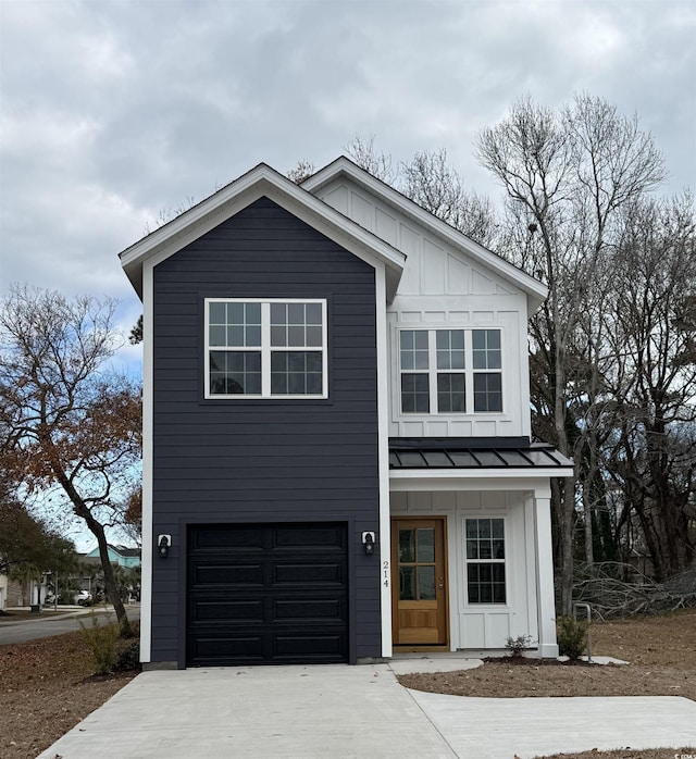 view of front of house featuring a garage