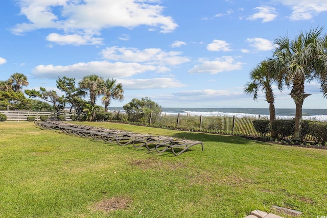 view of yard featuring a water view