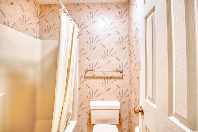 4103 Pinehurst Cir Unit Bb-12, Little River, SC 29566 - full bathroom featuring wallpapered walls and shower / bath combination with curtain