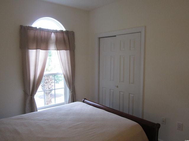 bedroom with a closet