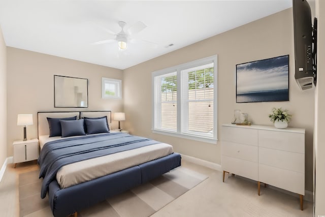 bedroom with ceiling fan