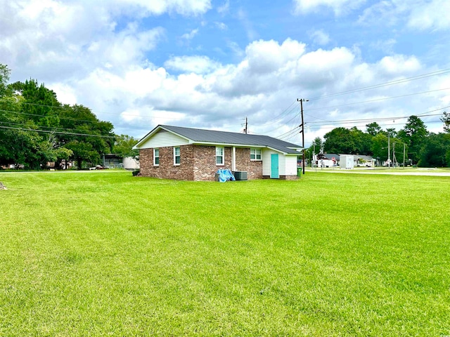 ranch-style house with a front yard