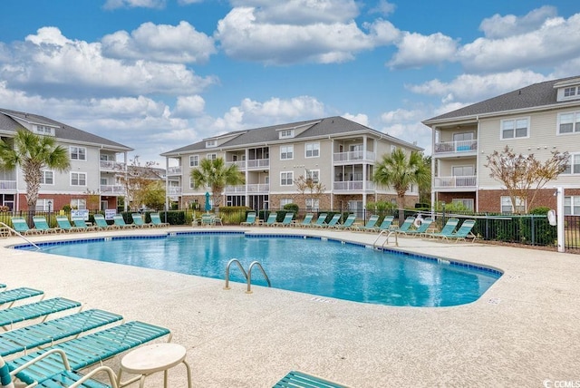 view of swimming pool