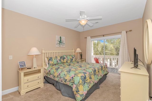 bedroom featuring crown molding, ceiling fan, and carpet