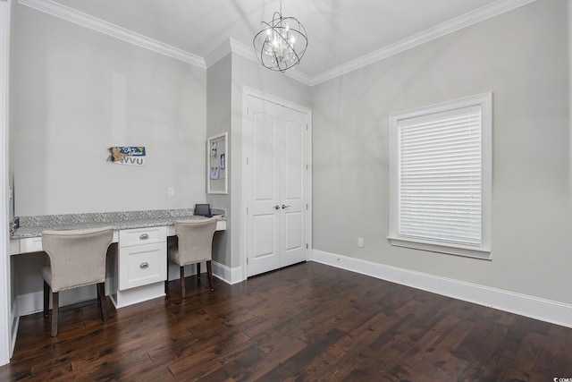 office area featuring ornamental molding, dark hardwood / wood-style flooring, a notable chandelier, and built in desk