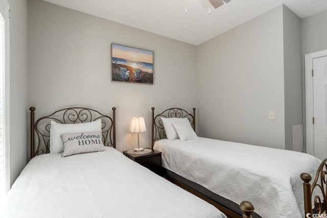 bedroom with ceiling fan