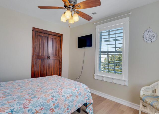 bedroom featuring light hardwood / wood-style flooring