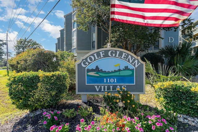 view of community / neighborhood sign