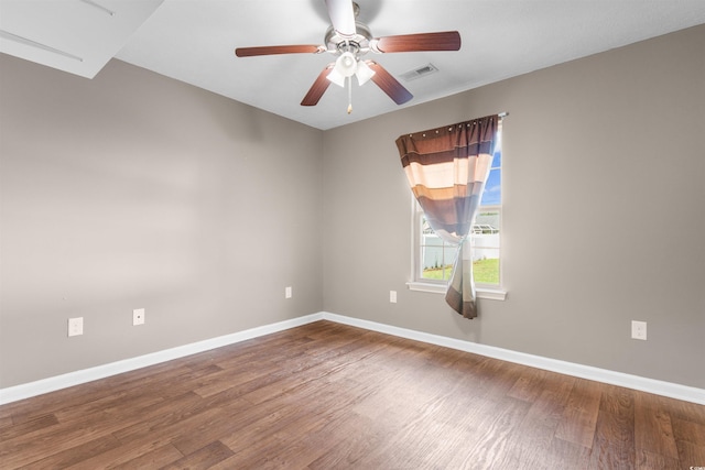 unfurnished room featuring ceiling fan and wood-type flooring