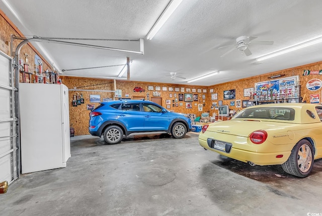 garage featuring ceiling fan