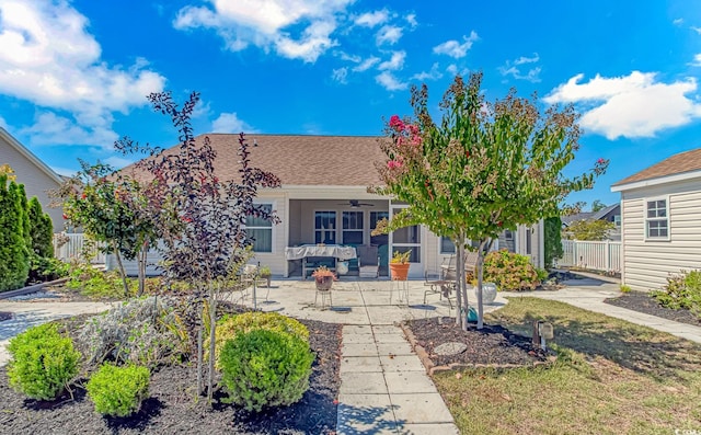 view of front of property featuring a patio area