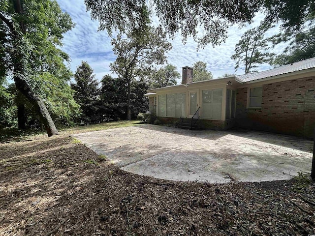 view of yard with a patio