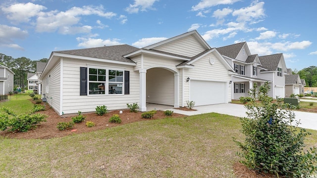 view of front facade with a front lawn