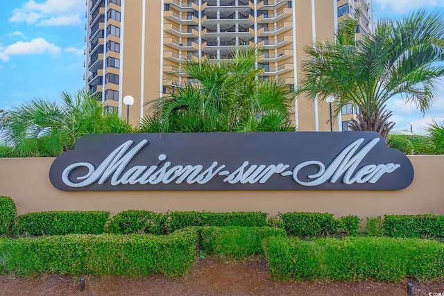 view of community / neighborhood sign