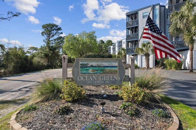 view of community / neighborhood sign