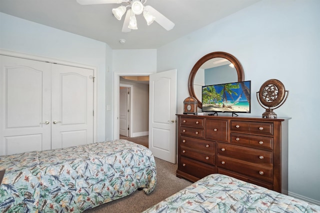 carpeted bedroom featuring ceiling fan and a closet