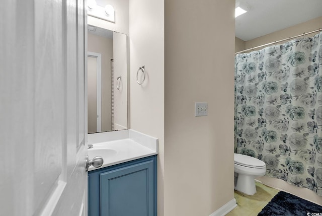 full bathroom featuring toilet, a shower with curtain, tile patterned flooring, and vanity
