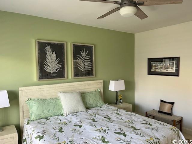 bedroom with a ceiling fan