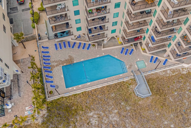 view of swimming pool