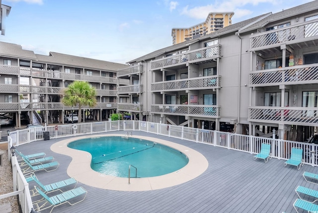 view of swimming pool