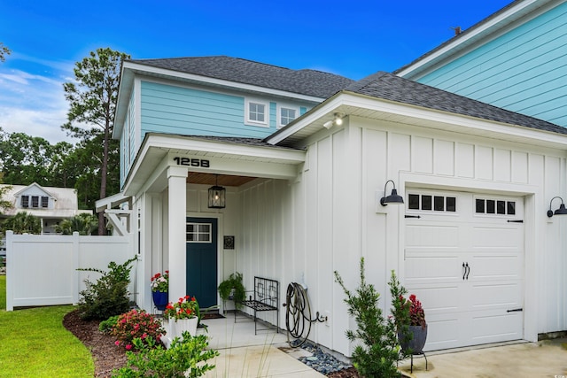 view of front facade featuring a garage