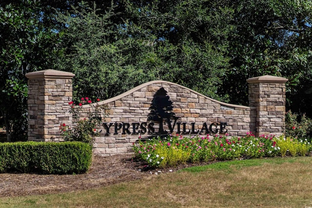 view of community / neighborhood sign