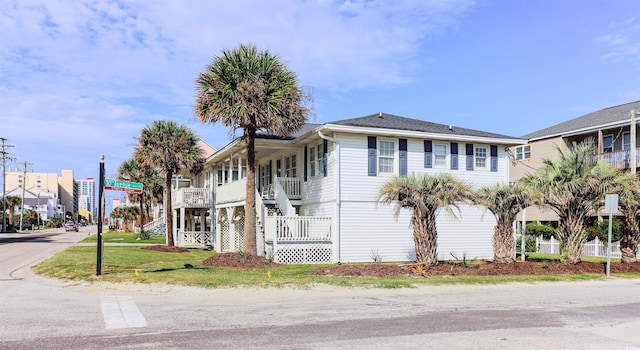 view of front of property