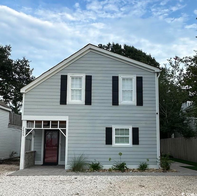 view of front of property